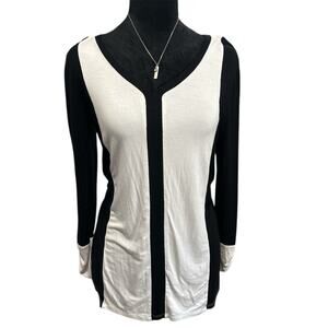 Cable & Gauge Black & White V-Neck Blouse – Size M – EUC